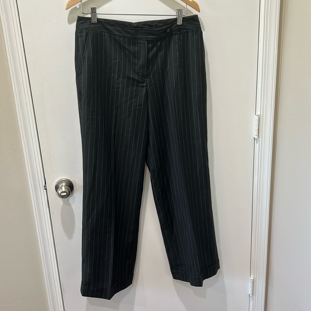 Isaac Mizrahi gray striped polyester pantsuit set - size 10 - Dry clean only.
